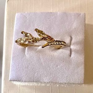 🍁 leafs engagement/anniversary ring